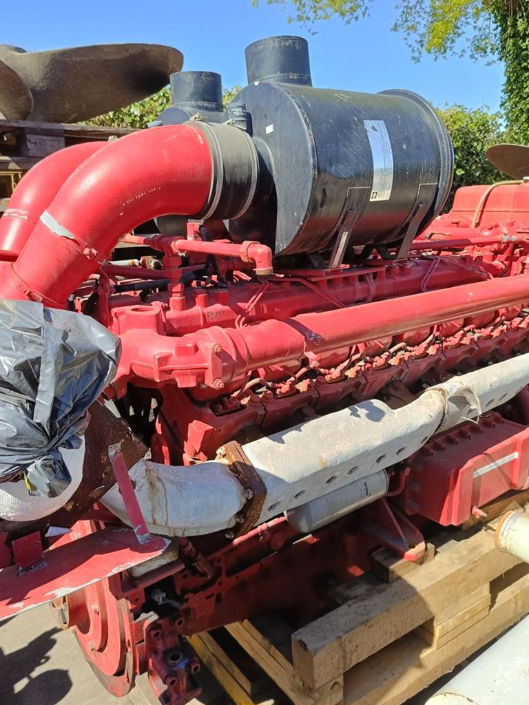 Deutz v16  scheepsdiesel, Ophalen