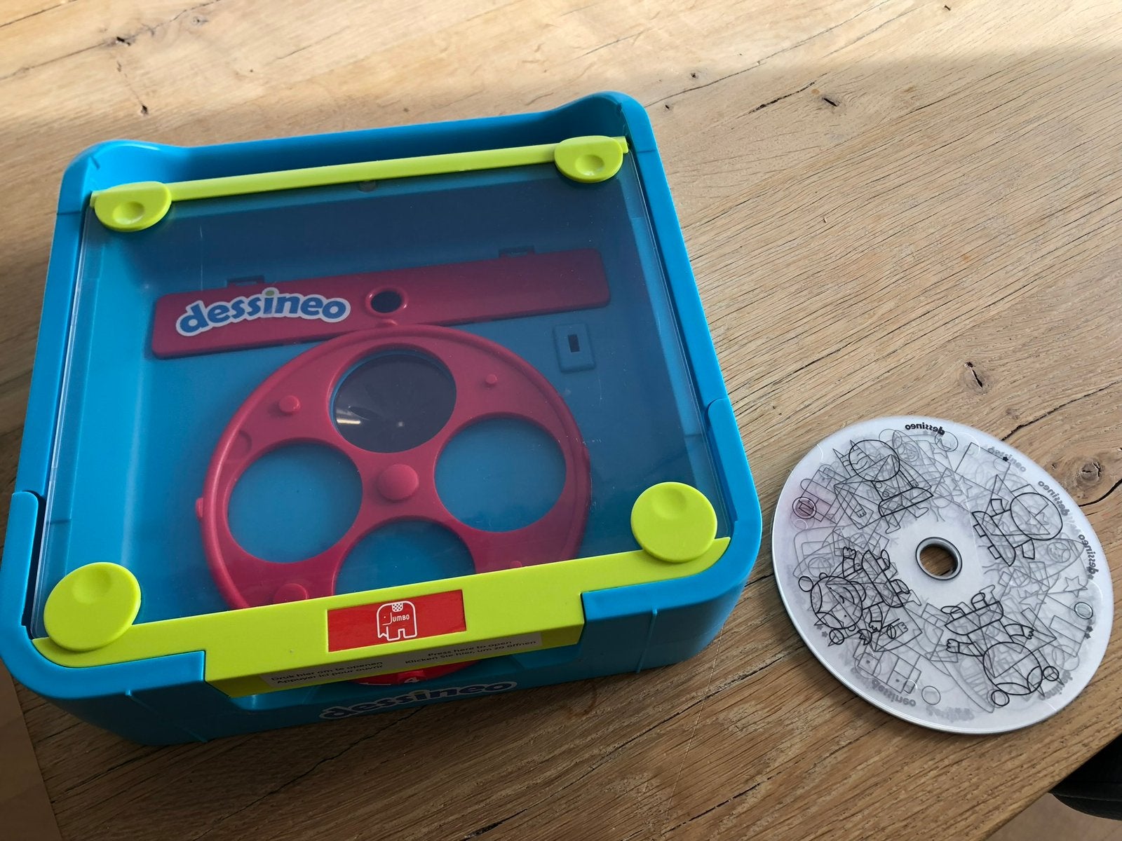 Dessinio - leren tekenen in 4 stappen, Ophalen of Verzenden, Zo goed als nieuw, Knutselen, Met licht
