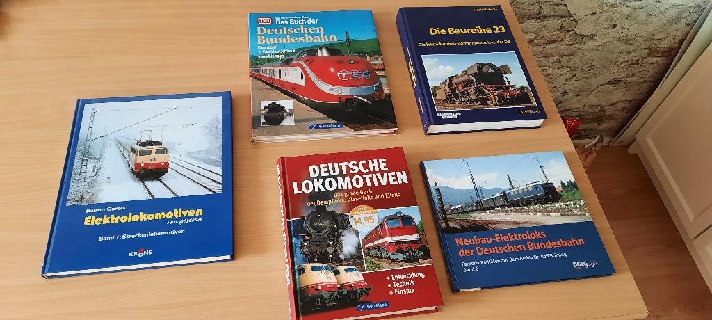 5 treinen boeken, Ophalen of Verzenden, Zo goed als nieuw, Diverse auteurs, Trein
