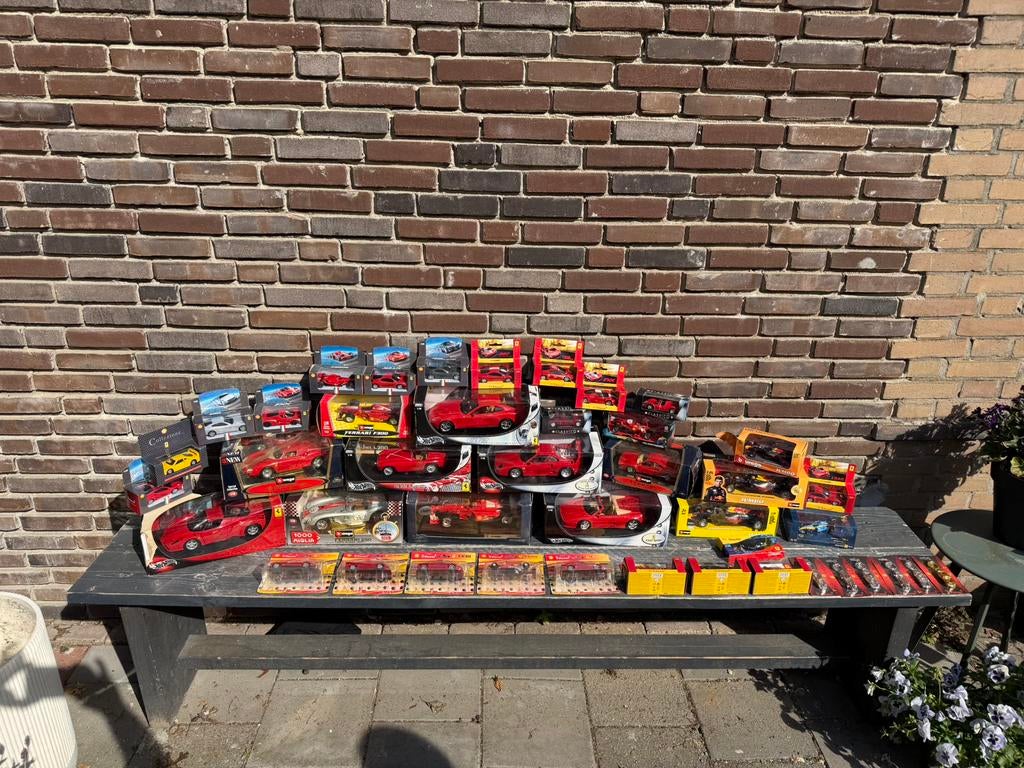 Ferrari verzameling te koop, Ophalen, Zo goed als nieuw