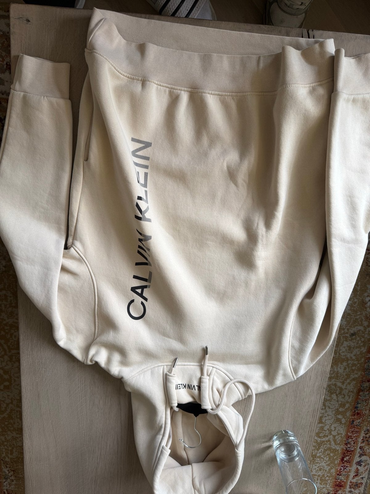 Calvin Klein hoodie - Zo goed als nieuw, Ophalen, Zo goed als nieuw, Maat 38/40 (M), Beige