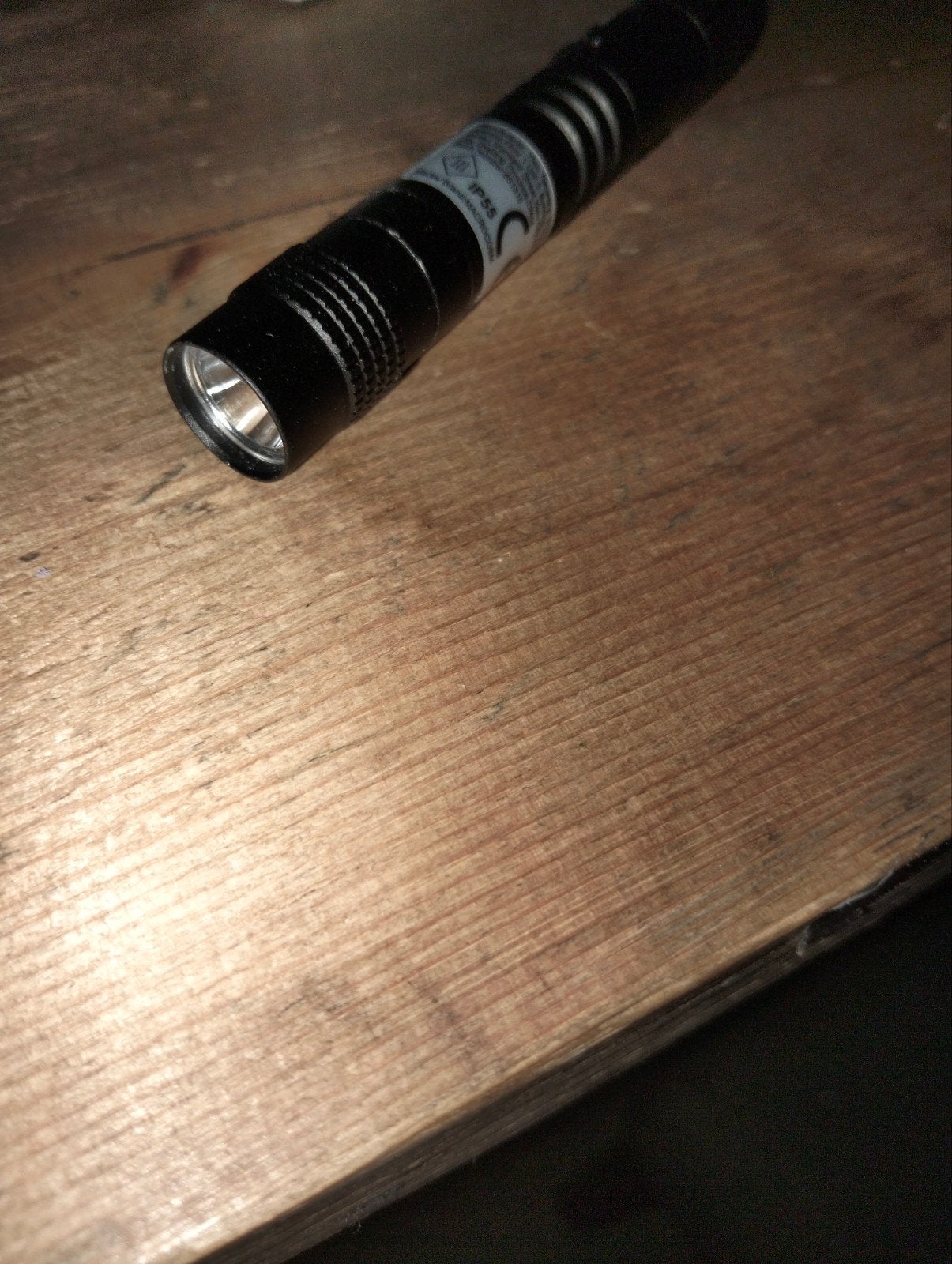 Nieuwe Blacklight flashlight Paars - Compact en Krachtig, Ophalen of Verzenden, Nieuw, Batterij