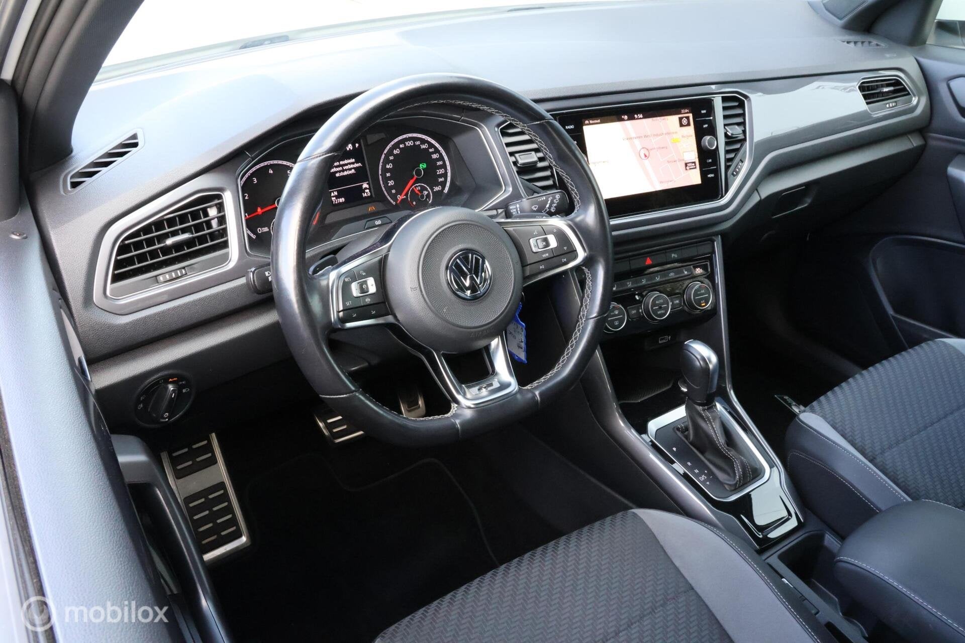 Volkswagen T-Roc 1.5 TSI DSG R-Line I Camera I ACC |19 Inch, Stof, Zwart, 4 cilinders, Wit
