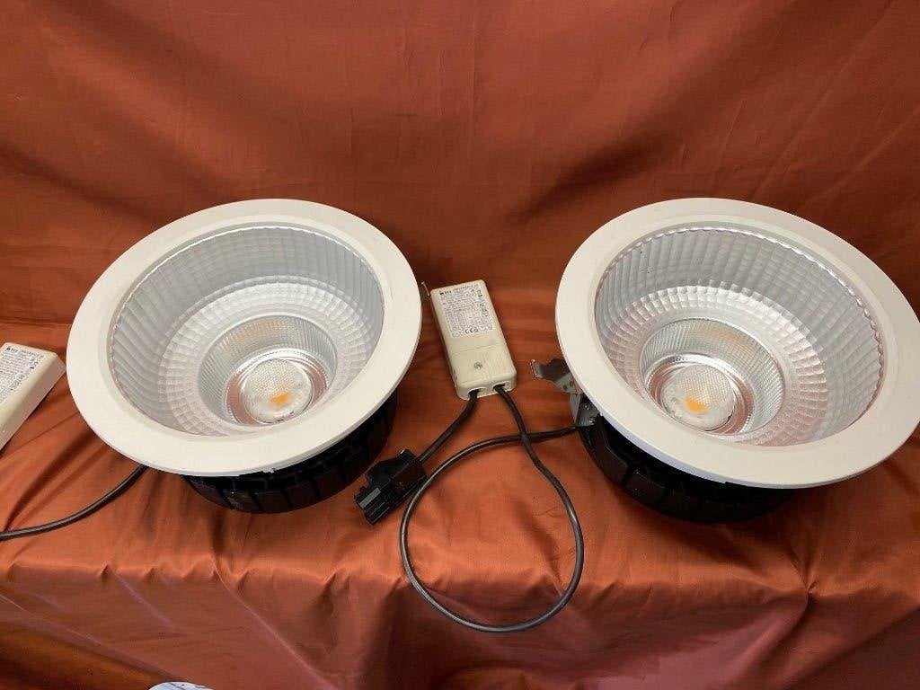2 x nitor kit 15 watt inbouw spot fijn warm licht p.st.25,-, Huis en Inrichting, Lampen | Spots, Overige merken, Overige fittingen