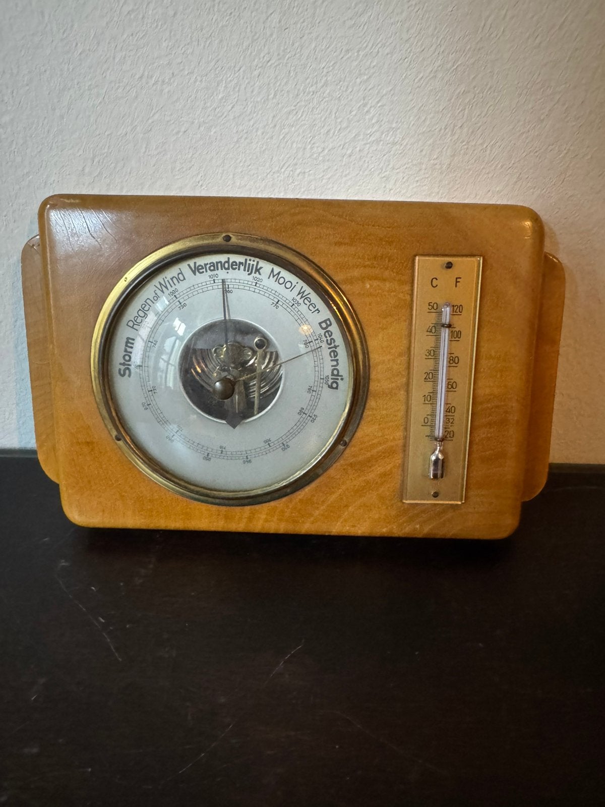 Een prachtige antieke barometer met ingebouwde thermometer., Audio, Tv en Foto, Weerstations en Barometers, Gebruikt, Barometer