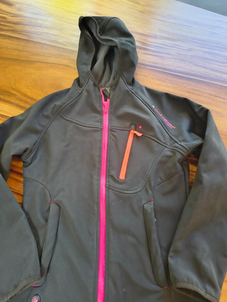 Mountain Peak softshell jas maat 140, Kinderen en Baby's, Kinderkleding | Maat 140, Ophalen of Verzenden, Zo goed als nieuw, Jas