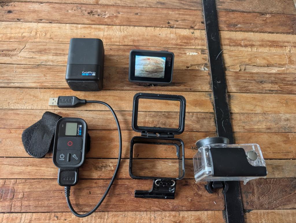 GoPro Hero 7 Black met accessoires en 3 batterijen, Ophalen of Verzenden, Zo goed als nieuw, GoPro