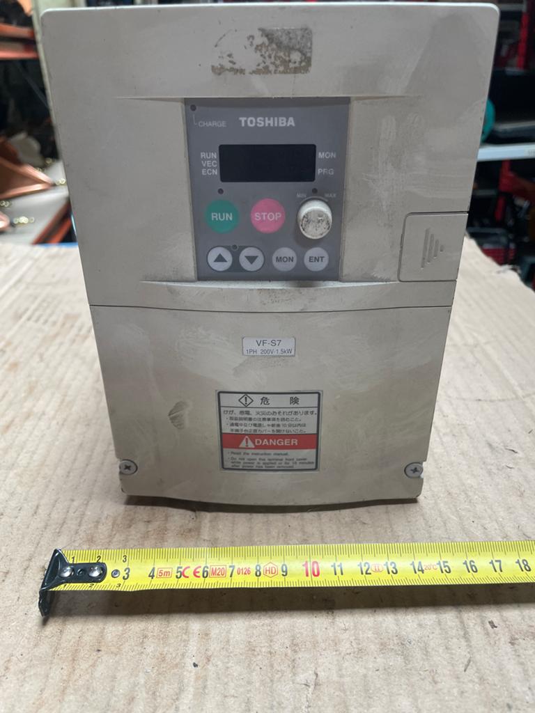Toshiba Transistor Inverter VFS7S-2015P-C1 (2), Hobby en Vrije tijd, Elektronica-componenten, Ophalen of Verzenden, Gebruikt