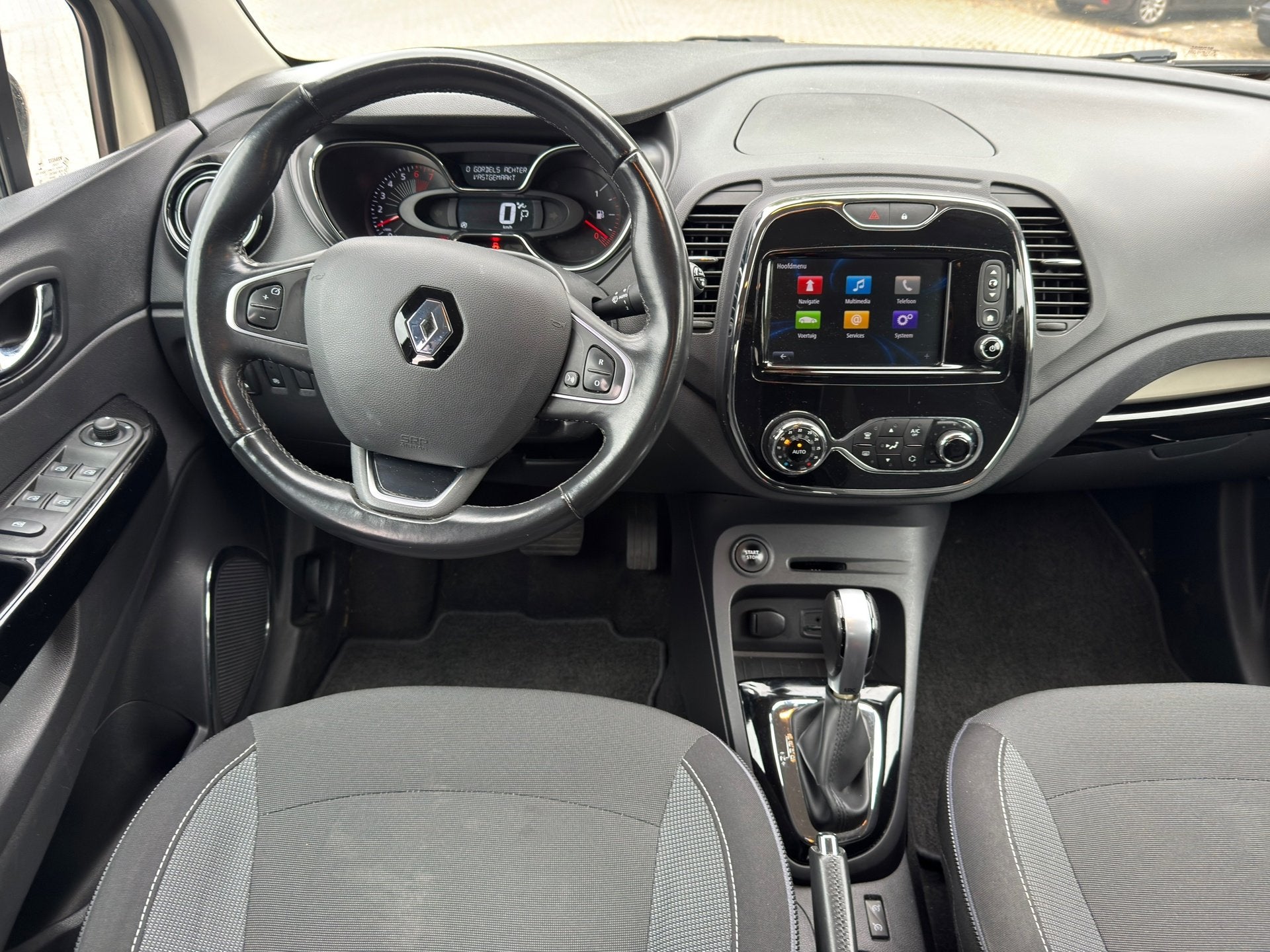 Renault Captur 1.2 TCe Dynamique l Automaat l Cruise l Navi, Auto's, Stof, 4 cilinders, Wit, Origineel Nederlands