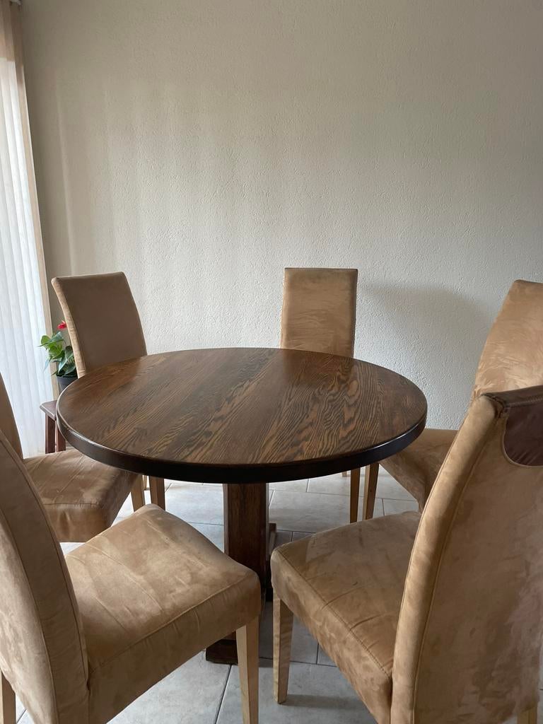 Massief eiken tafel - Rond, Ophalen, Zo goed als nieuw, 4 tot 6 stoelen