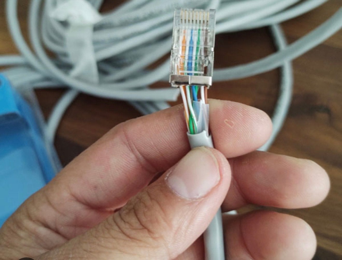 KABELS TREKKEN TV/INTERNET/NETWERKKABELS, Doe-het-zelf en Verbouw, Ophalen of Verzenden