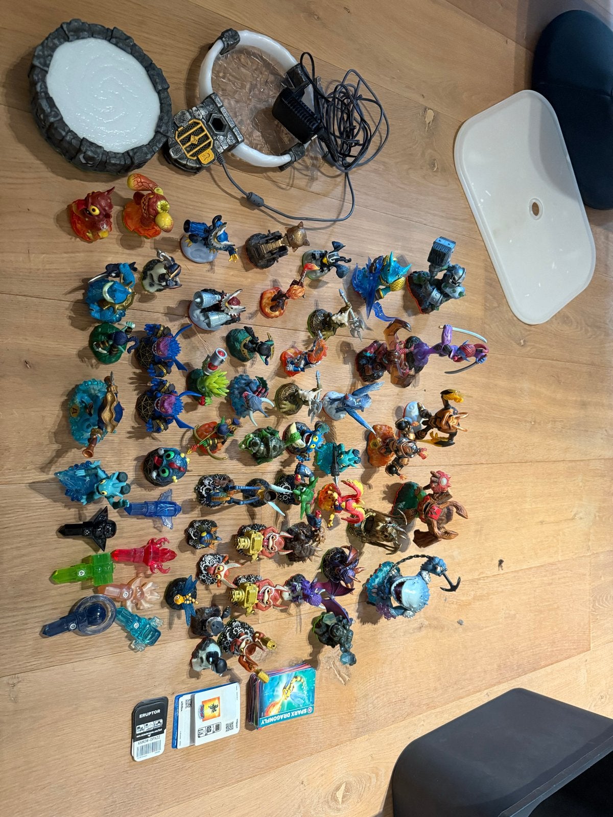 Grote Skylanders collectie: 52 figuren, 7 traps, 2 portals, Ophalen, Zo goed als nieuw, Jongen of Meisje