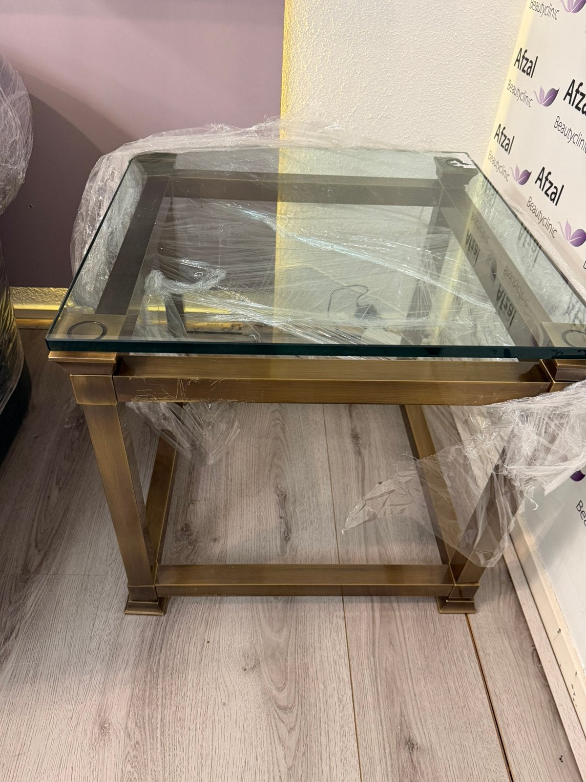 Luxe glazen salontafel met goudkleurig metalen, Huis en Inrichting, Tafels | Salontafels, Ophalen, 100 tot 150 cm, 50 tot 100 cm