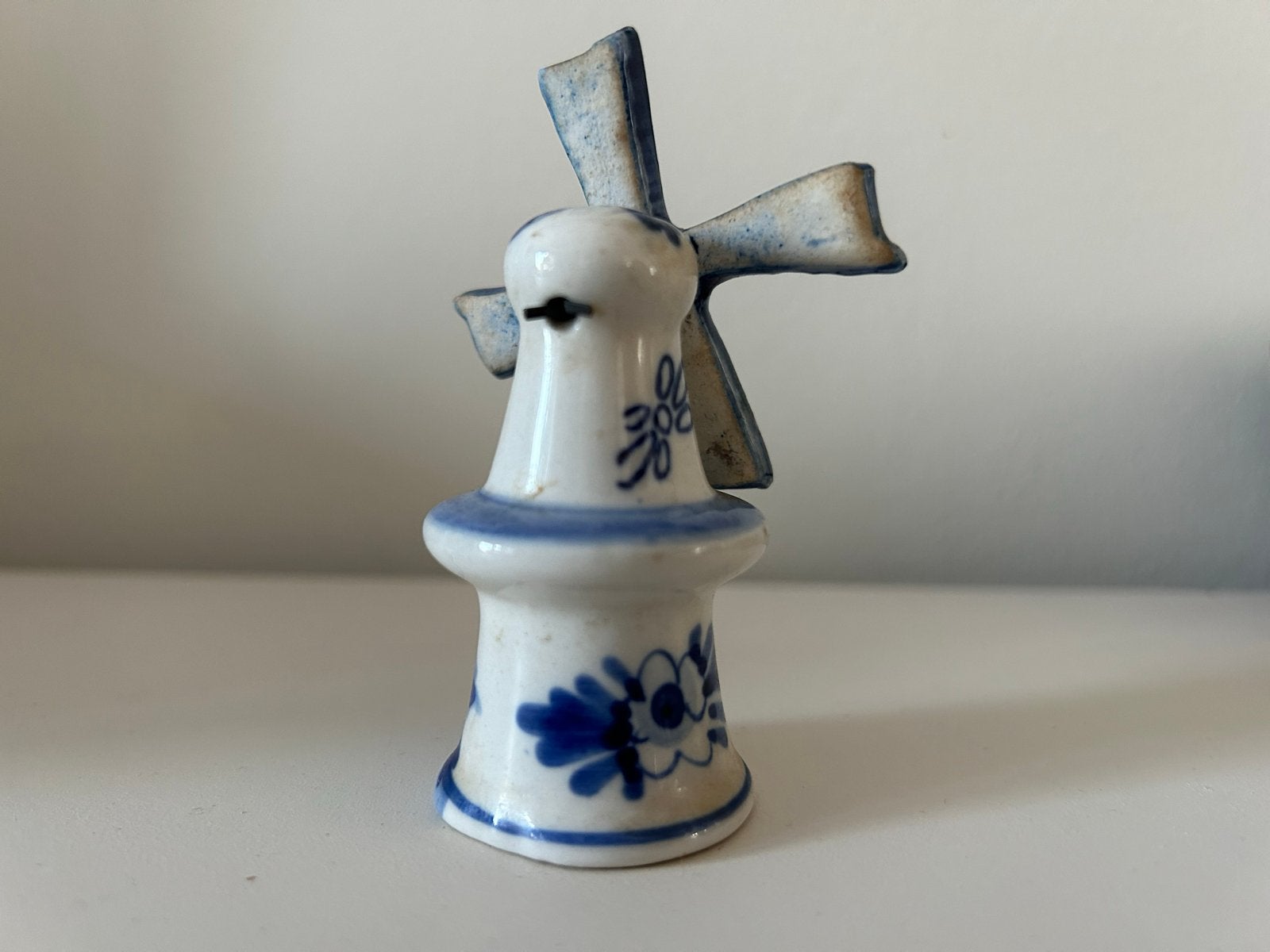 Delfts blauw windmolentje en klompjes sleutelhanger, Ophalen of Verzenden