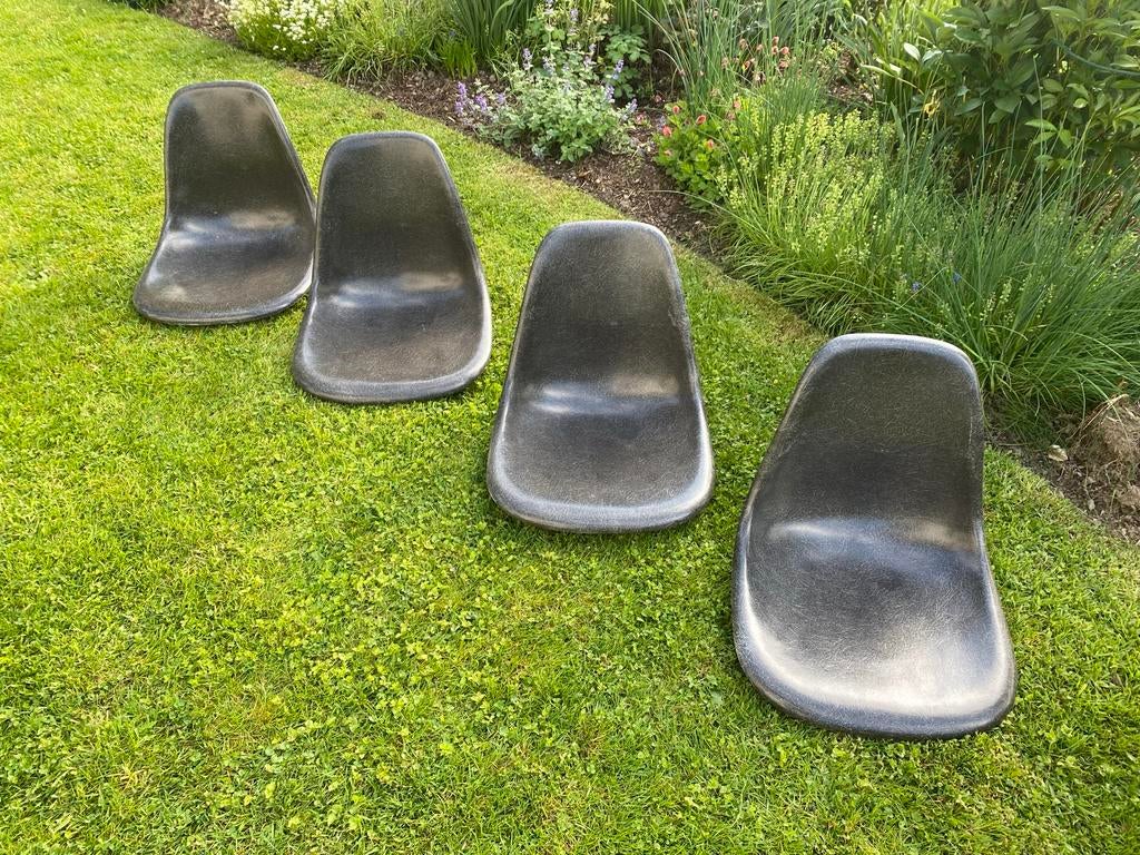 Set van 4 Herman Miller Eames Fiberglass Shell Stoelen, Huis en Inrichting, Stoelen, Ophalen, Zo goed als nieuw, Vier