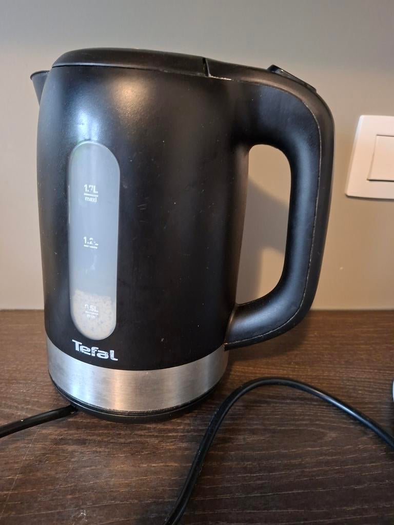 Waterkoker tefal., 1 tot 2 liter, Ophalen, Gebruikt
