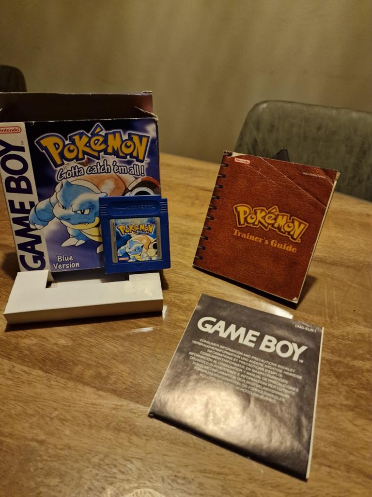 Pokémon Blue Version GameBoy - Compleet met doos en boekjes, 1 speler, Ophalen of Verzenden, Zo goed als nieuw, Role Playing Game (Rpg)