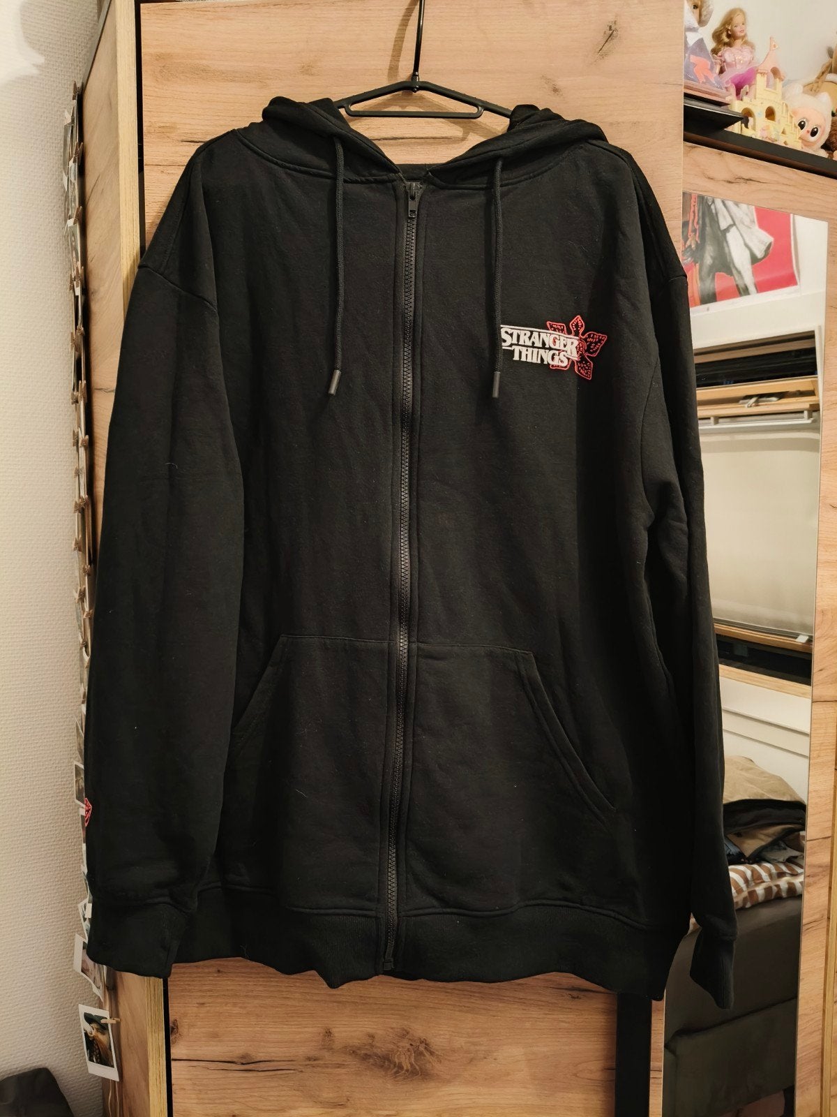 Stranger Things Demogorgon Hoodie Zwart Maat L, Ophalen of Verzenden, Difuzed