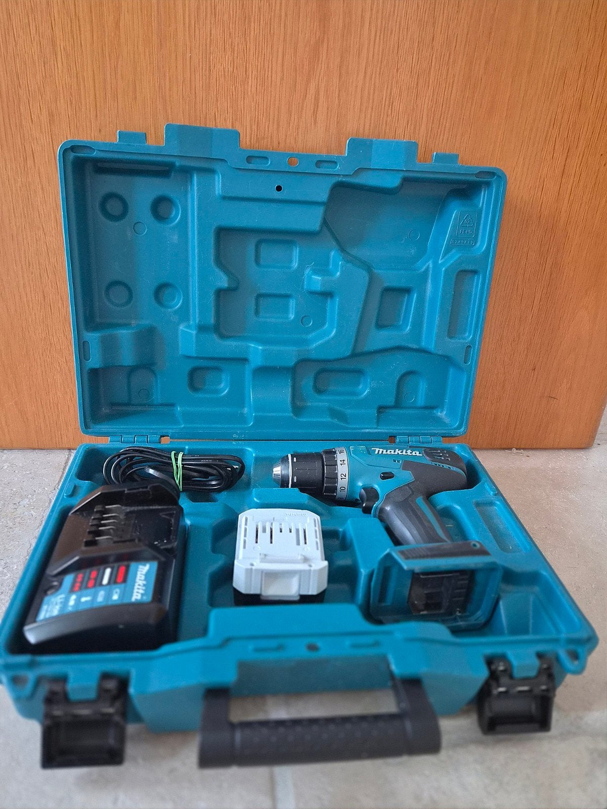 Makita DF347D Schroefboormachine - Weinig gebruikt, Ophalen of Verzenden, Zo goed als nieuw, Boor- en Schroefmachine