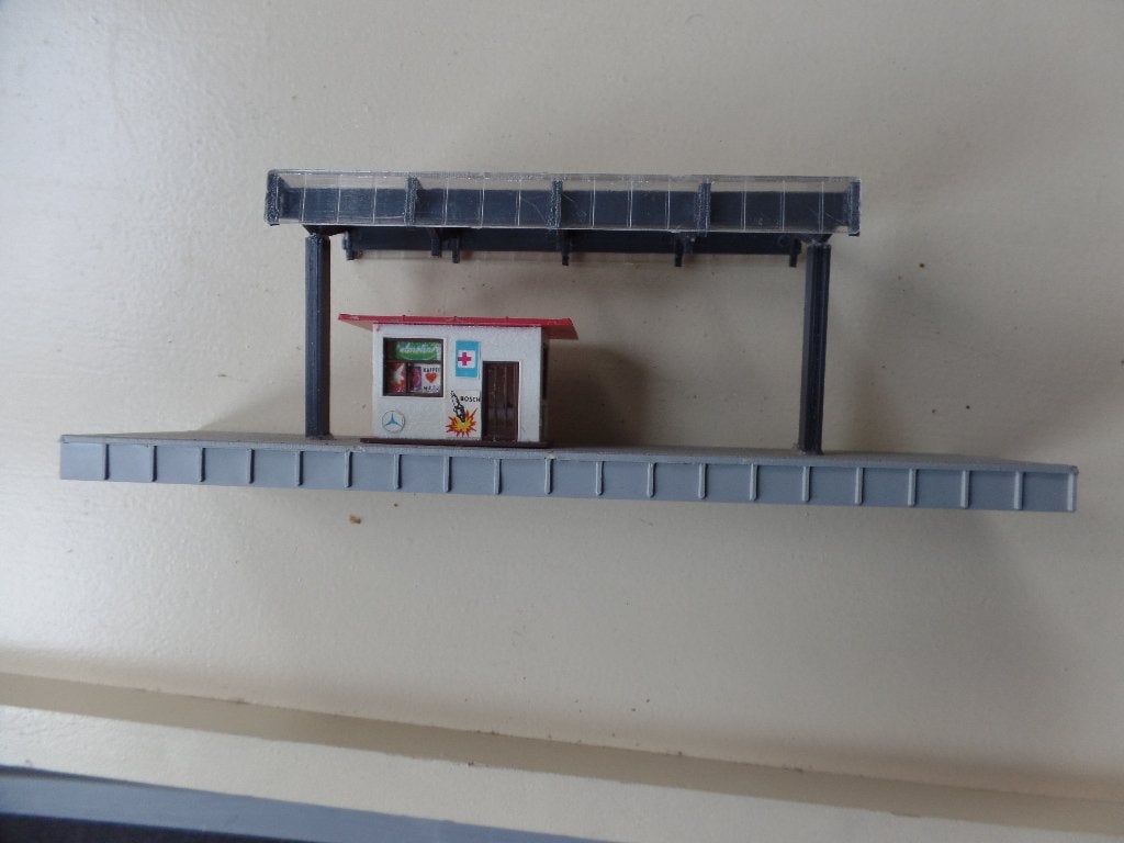 Huisje / gebouw voor model spoorbaan. Perron  , Wisselstroom, Gebruikt, Verzenden, Brug, Tunnel of Gebouw