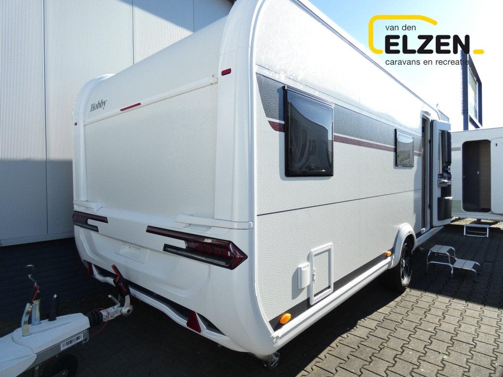 Hobby De Luxe 545 KMF Model 2027, Hobby, Treinzit, Overige typen, 6 tot 7 meter