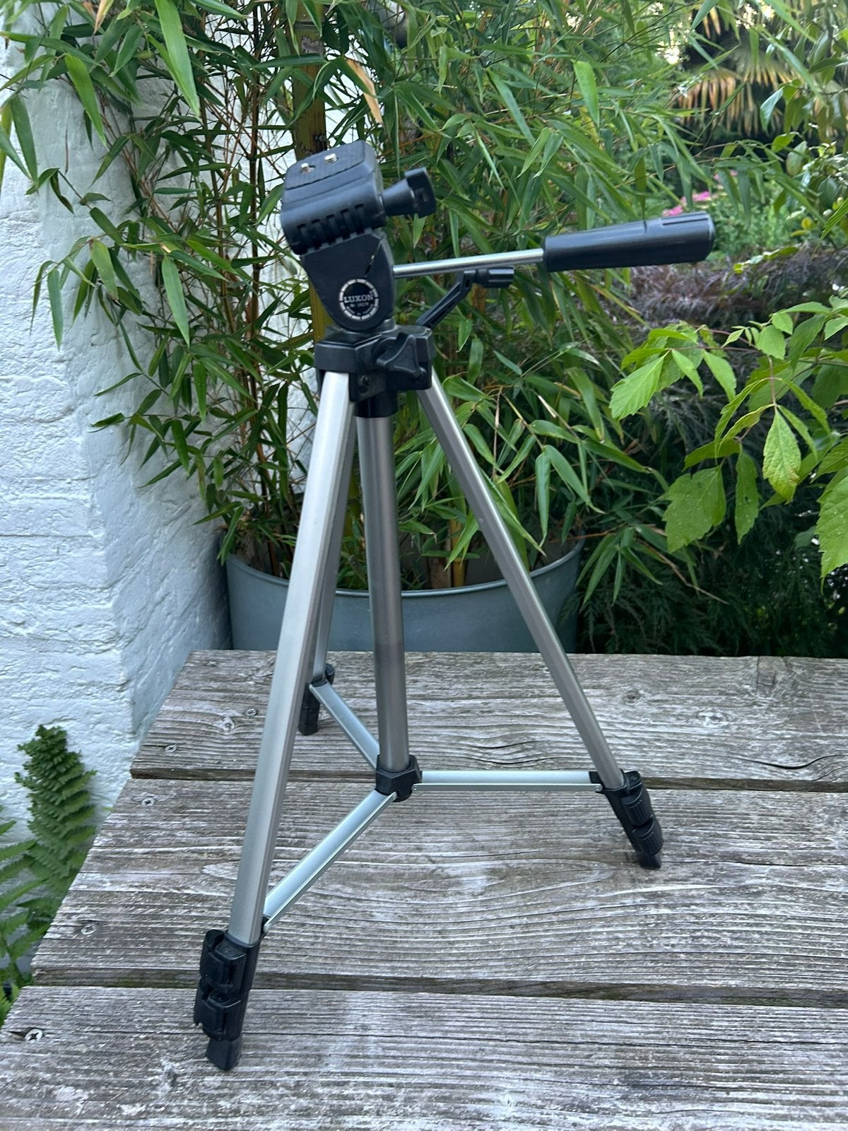 LUXON NR. 1417X tripod statief, Audio, Tv en Foto, Fotografie | Statieven en Balhoofden, Overige merken, Zo goed als nieuw, Inklapbaar