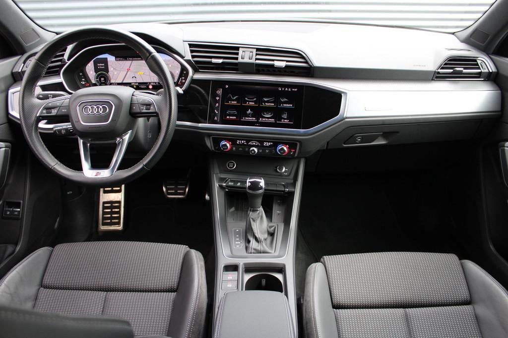 Audi Q3 Sportback 45 TFSI e 3x S-Line | Panoramadak| Camera, Auto's, Audi, Gebruikt, Leder en Stof, Zwart, Origineel Nederlands