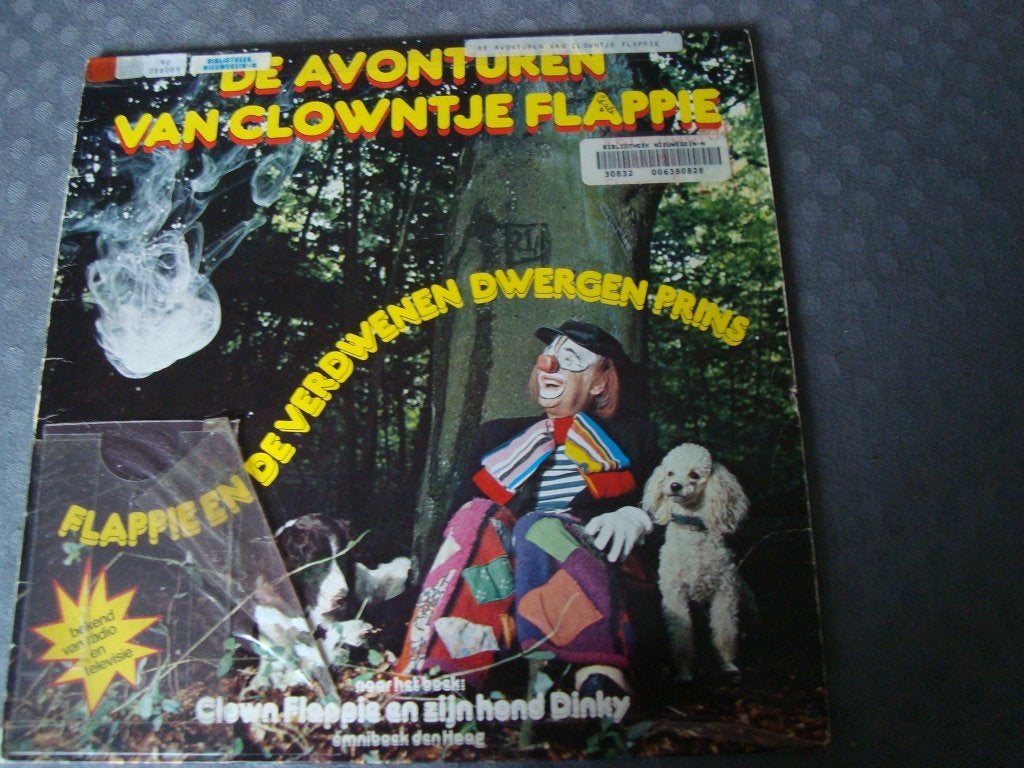 De avonturen van clowntje flappie, de verdwenen dwergen prin, Ophalen of Verzenden, Zo goed als nieuw, Verhaal of Sprookje