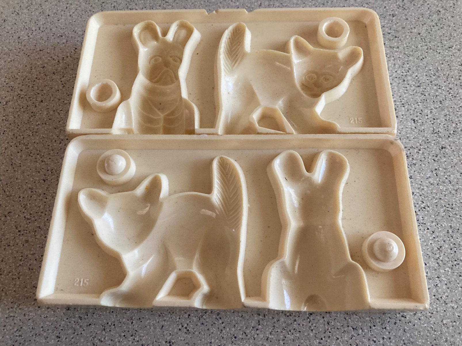 Chocoladevorm B.G.M. Poes Hond Borgmann Grevenmachern  No215, Antiek en Kunst, Ophalen