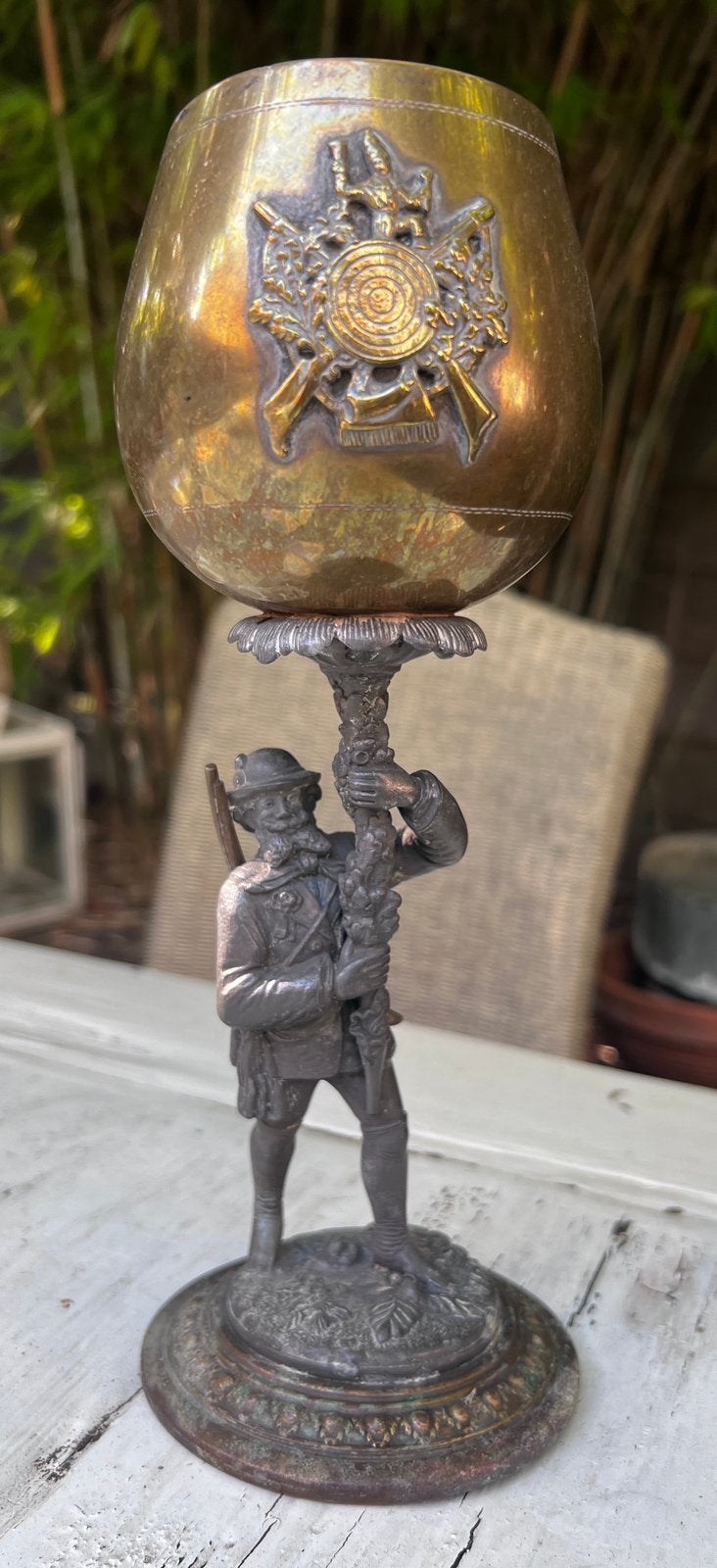 Antieke beker met jagerfiguur/ jachtbokaal, Ophalen