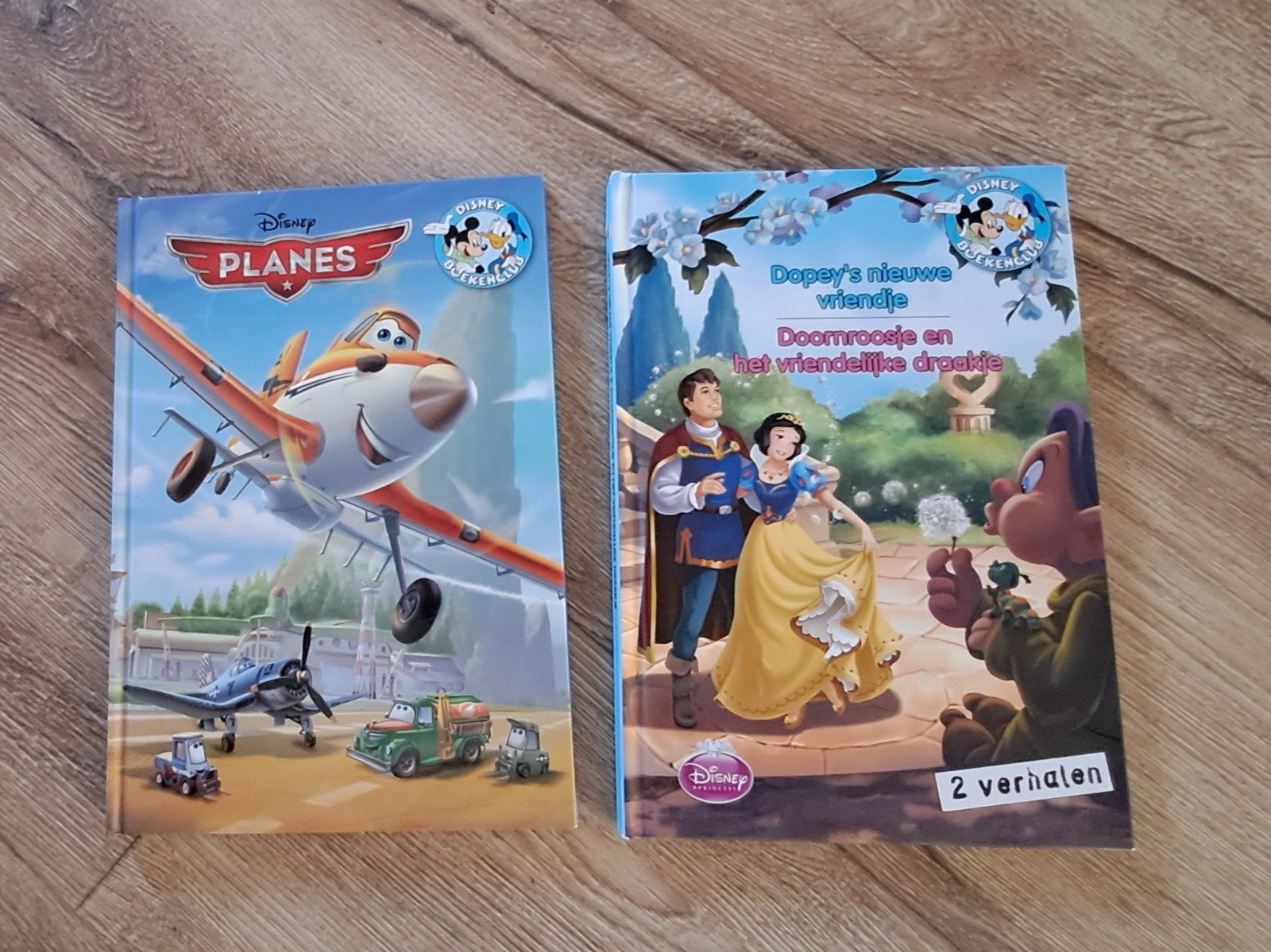 Disney boeken: Planes en Sneeuwwitje (2 verhalen), Boeken, Ophalen of Verzenden, Zo goed als nieuw, Disney, Sprookjes