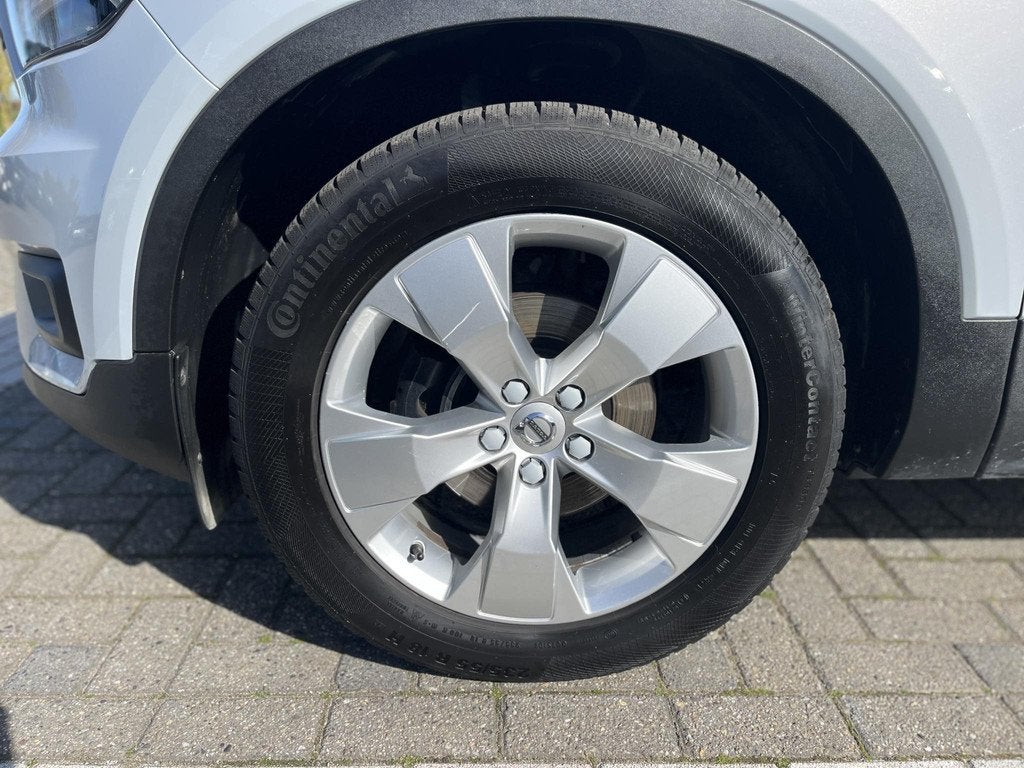 Volvo XC40 T2 Momentum Pro | Parkeercamera | Keyless Entry |, Auto's, Volvo, Voorwielaandrijving, 12 maanden, Gebruikt, Euro 6