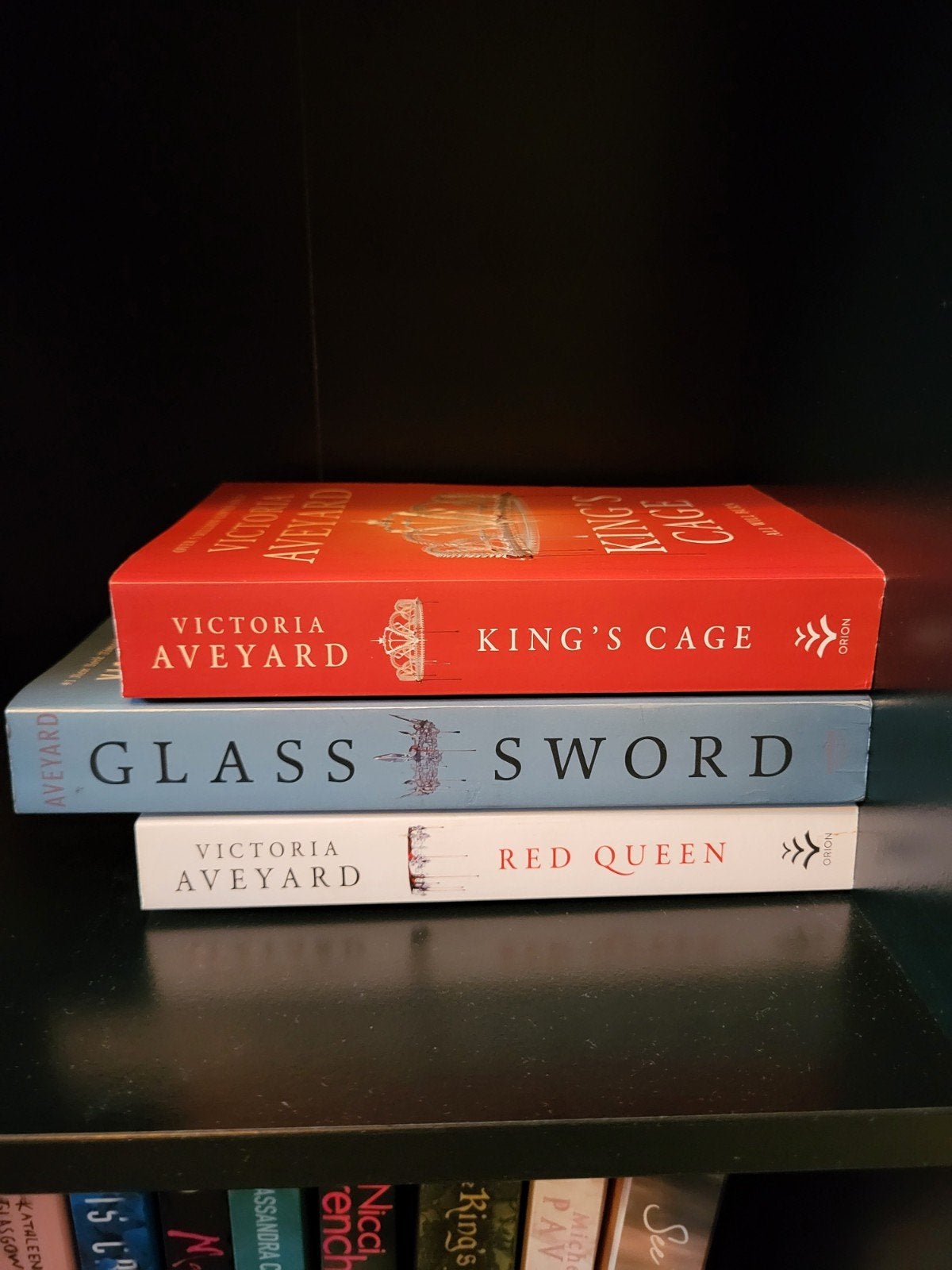Red Queen serie - Victoria Aveyard (Engels), Boeken, Ophalen of Verzenden, Gelezen