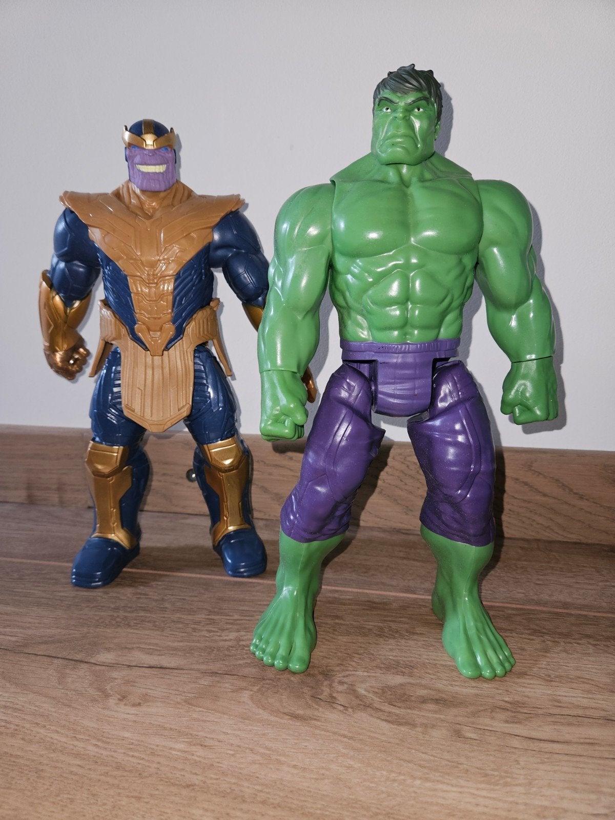 Grote Marvel Avenger Speelpoppen: Hulk en Thanos, Ophalen of Verzenden, Gebruikt