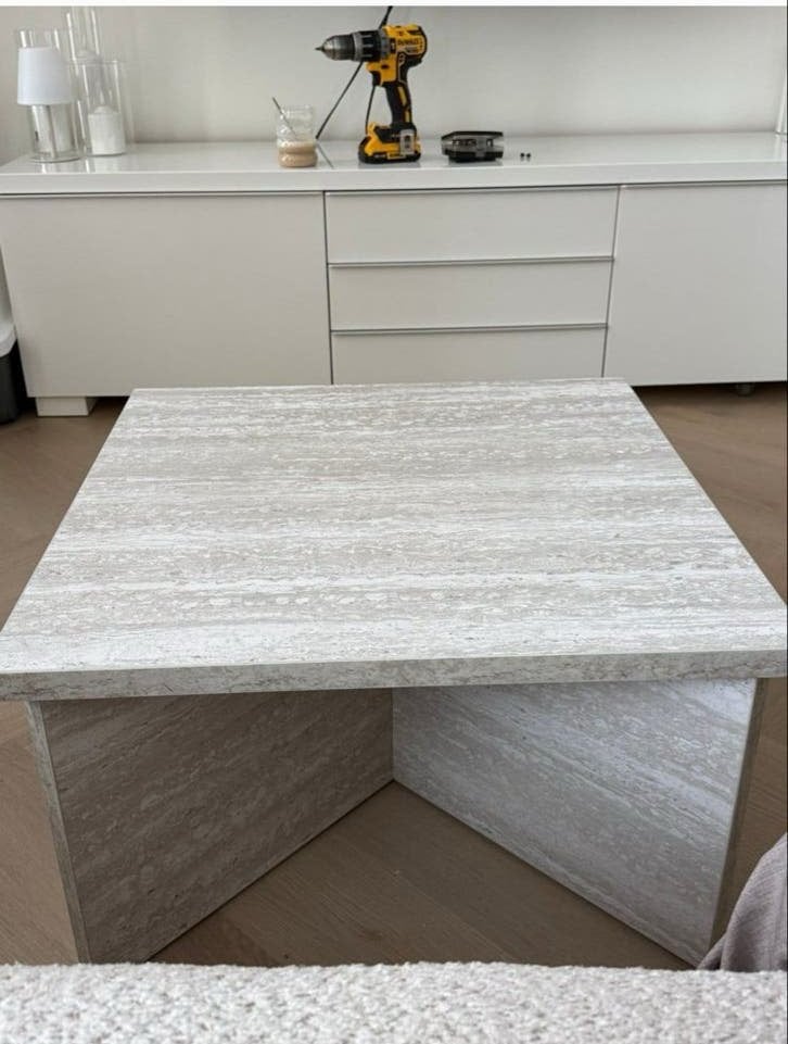 Vierkante salontafel in travertijn kleur, Ophalen, Overige materialen, 50 tot 100 cm, Vierkant