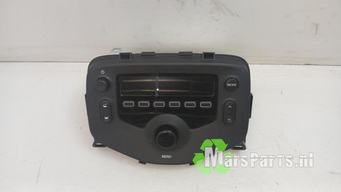 Radio van een Peugeot 108, Gebruikt, -, -, Ophalen of Verzenden