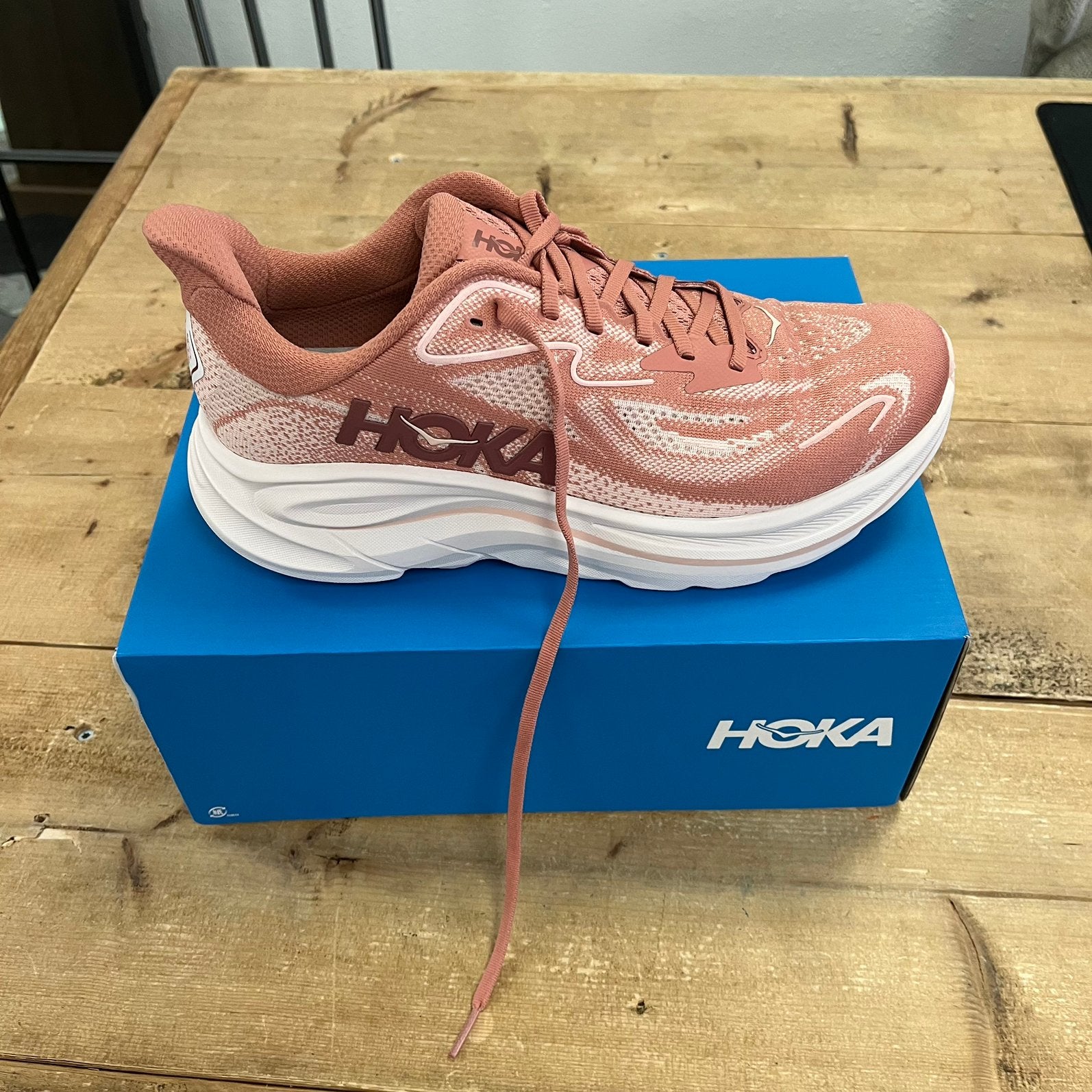 Hoka W Clifton 10 / 42, Overige merken, Hardloopschoenen, Nieuw, Ophalen of Verzenden