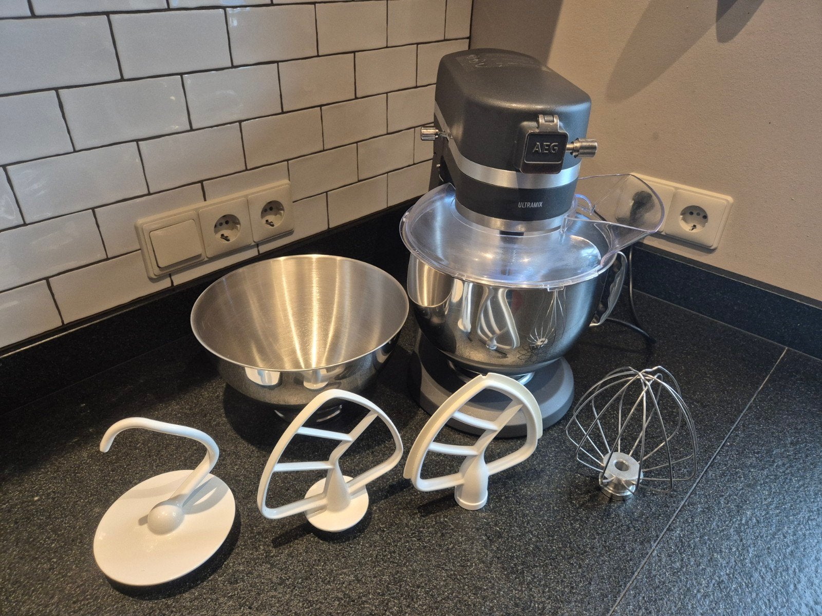 AEG Ultramix KM5540 Keukenmachine, Witgoed en Apparatuur, Keukenmixers, Gebruikt, 4 liter of meer, 3 snelheden of meer, Vaatwasserbestendig