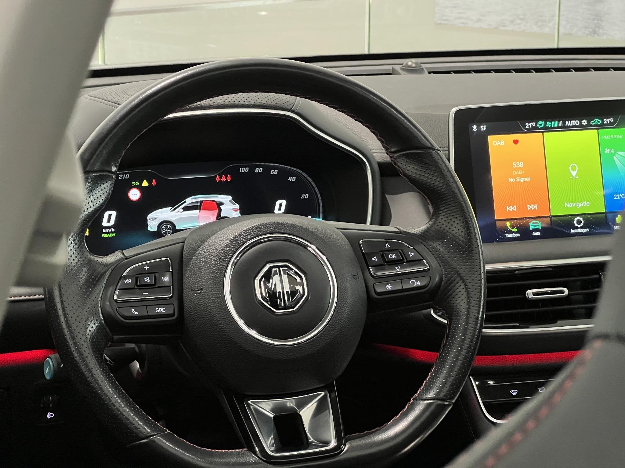 MG EHS 1.5 TGDI PHEV Aut. Luxury | Panoramadak | Leder | Nav, Auto's, MG, 12 maanden, Gebruikt, 4 cilinders, Zwart