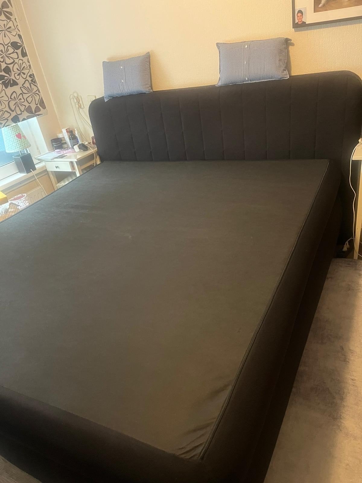 Tweepersoonsbed met 2 nachtkastjes - 200x180 cm, Ophalen, Gebruikt, Zwart, Tweepersoons