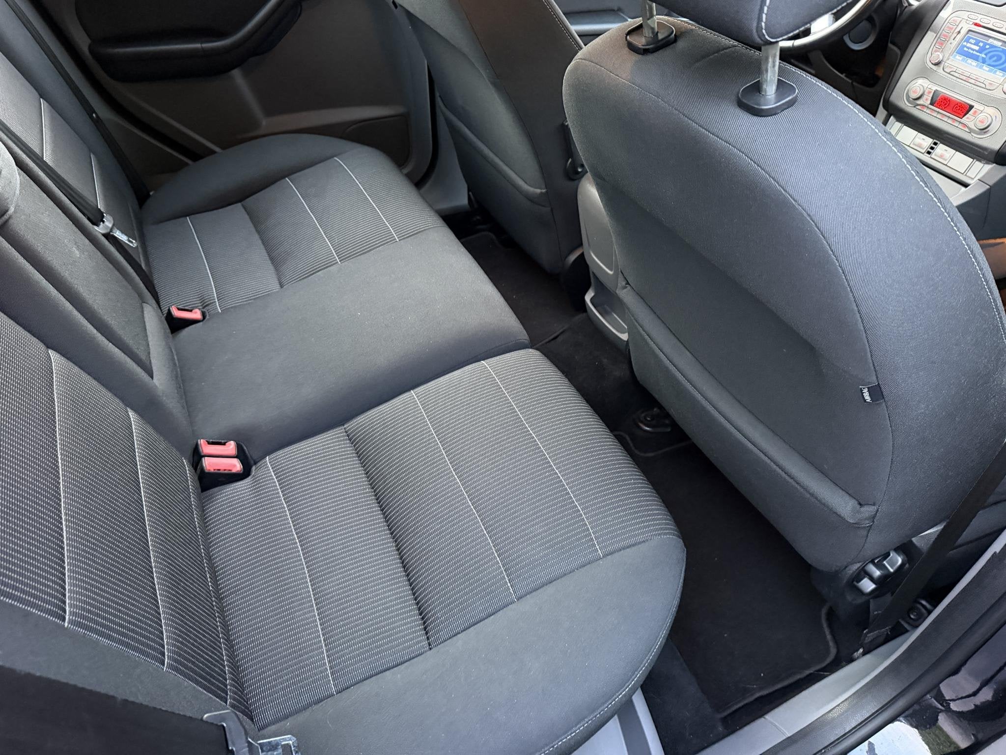 Foto 15 van Ford Focus 1.8 Titanium | Autom. Airco | Cruise Control | El