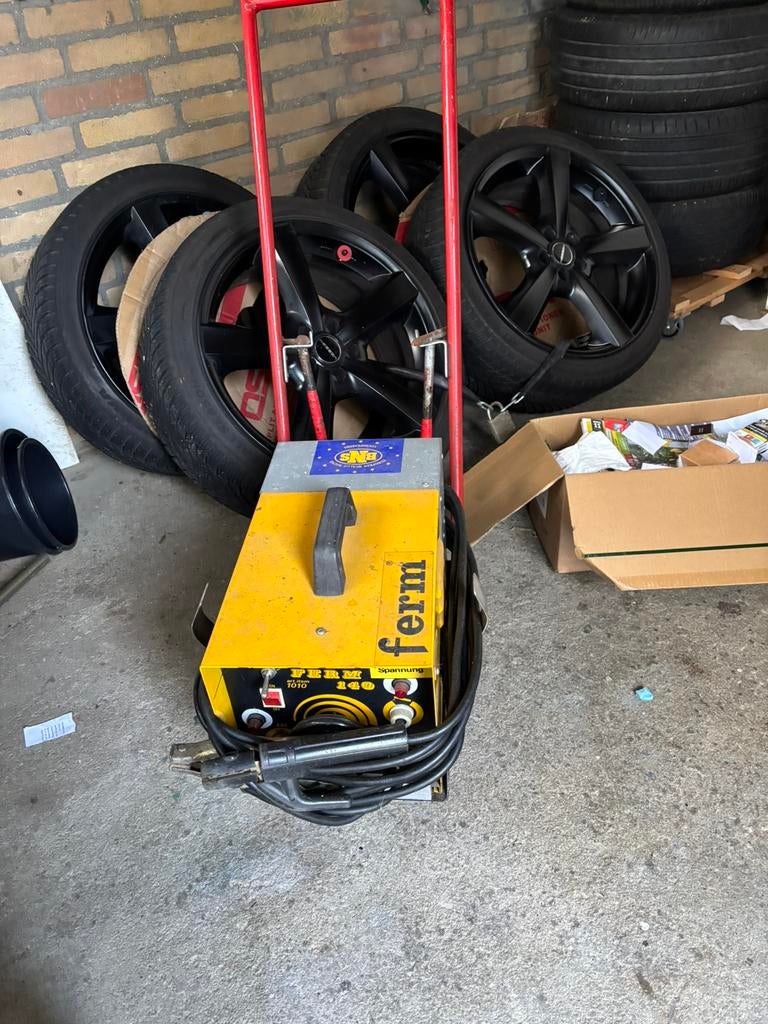 Ferm lasaparaat 140, Ophalen, Zo goed als nieuw, Minder dan 150 ampère, Elektroden