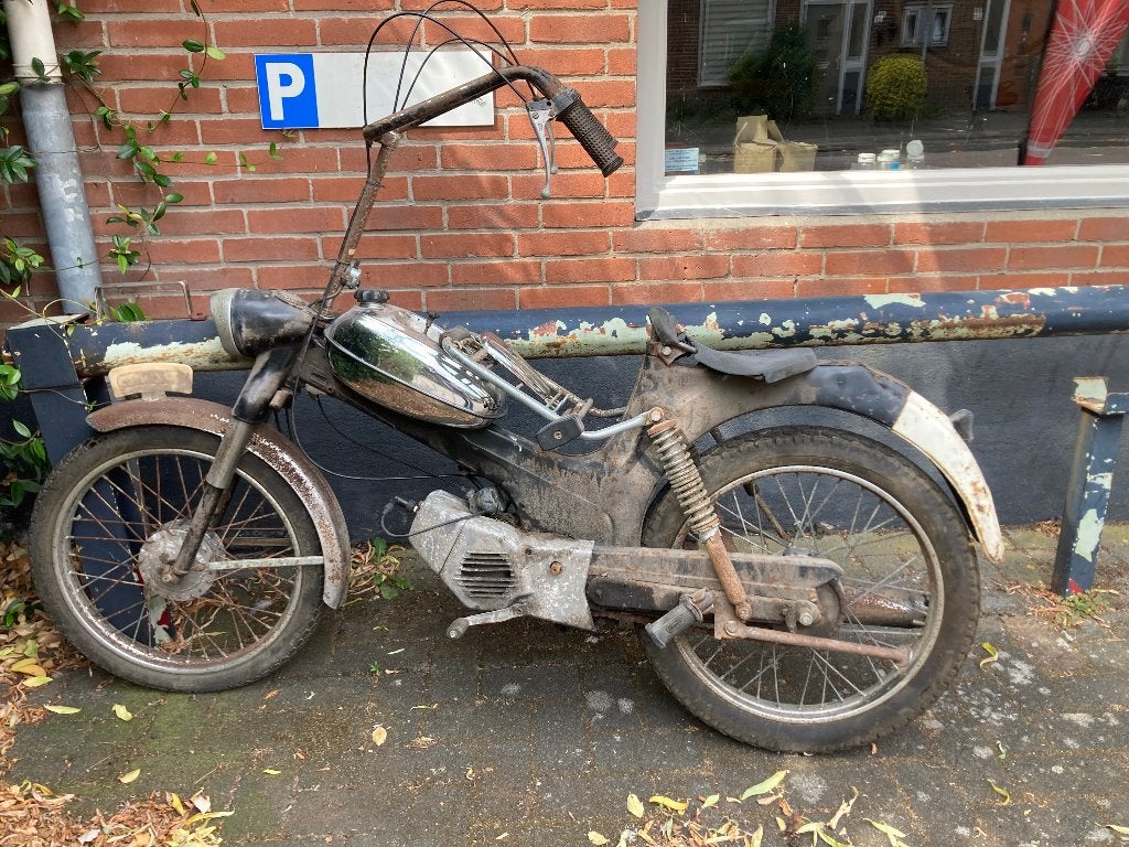 Tomos 1973 met 5-bak voor € 499,-, Maximaal 45 km/u, Info@bikestoremember.nl, 50 cc, 5 versnellingen