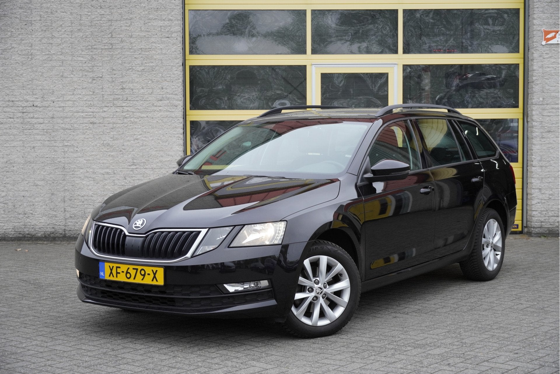 Skoda Octavia Combi 1.0 TSI Automaat! Ambition Business BJ20, Auto's, Stof, Gebruikt, 116 pk, Zwart