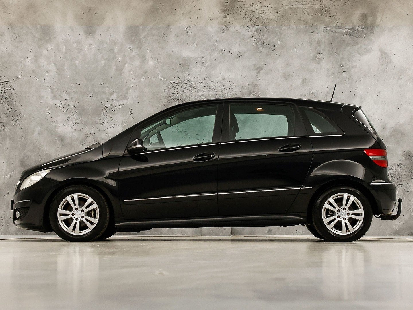 Mercedes-Benz B-Klasse 170 Sport Automaat (AIRCO, STOELVERWA, Stof, Gebruikt, Zwart, 4 cilinders