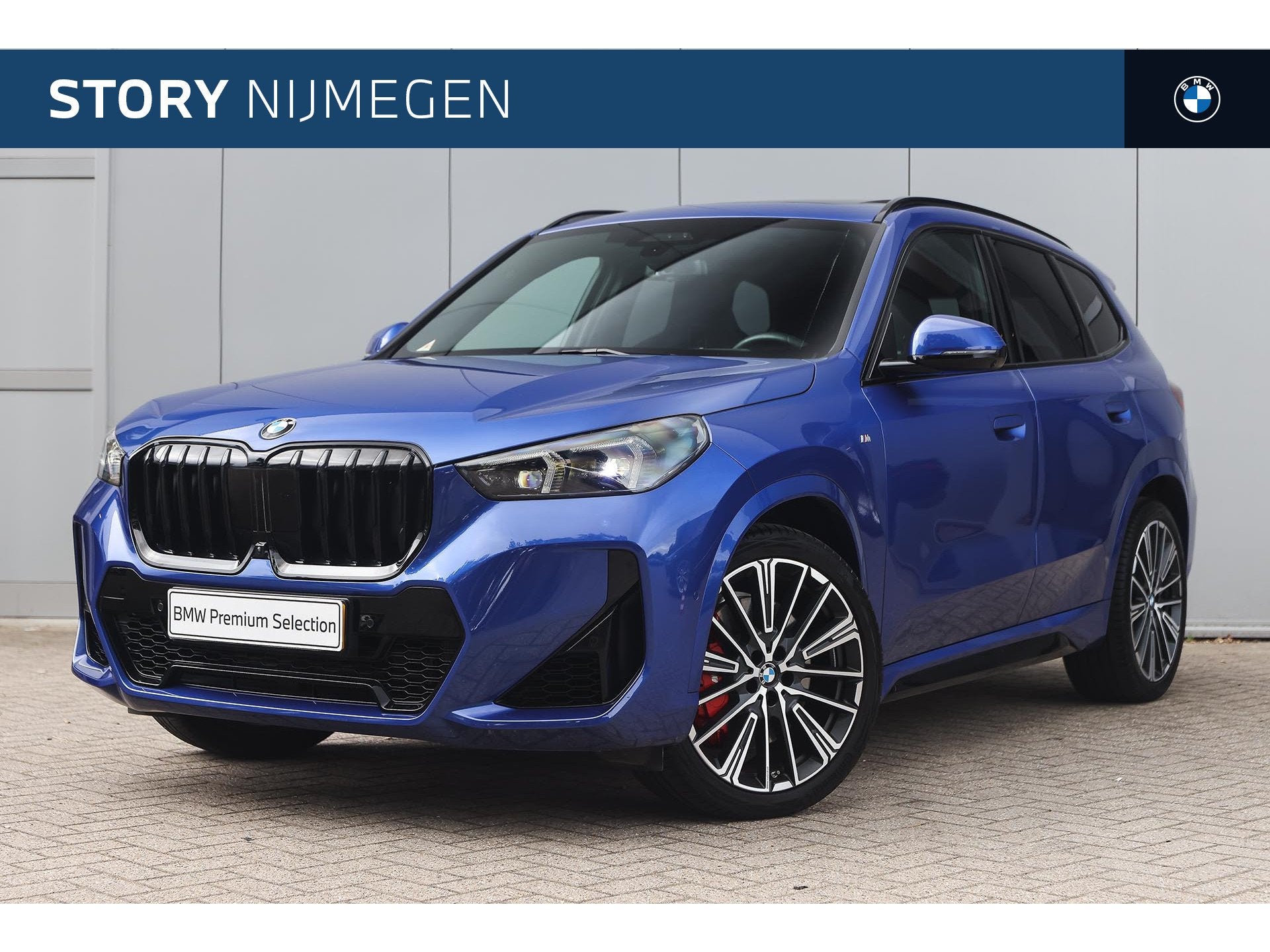 BMW X1 xDrive23i M Sport Automaat / Trekhaak / Panoramadak /