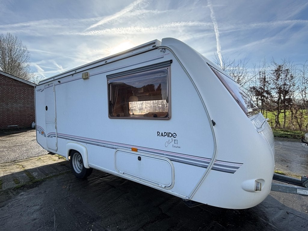Rapido Evolution 42 vastbed zit casettetoilet, Caravans en Kamperen, Caravans, Bedrijf, 750 - 1000 kg, Rapido, 4 tot 5 meter