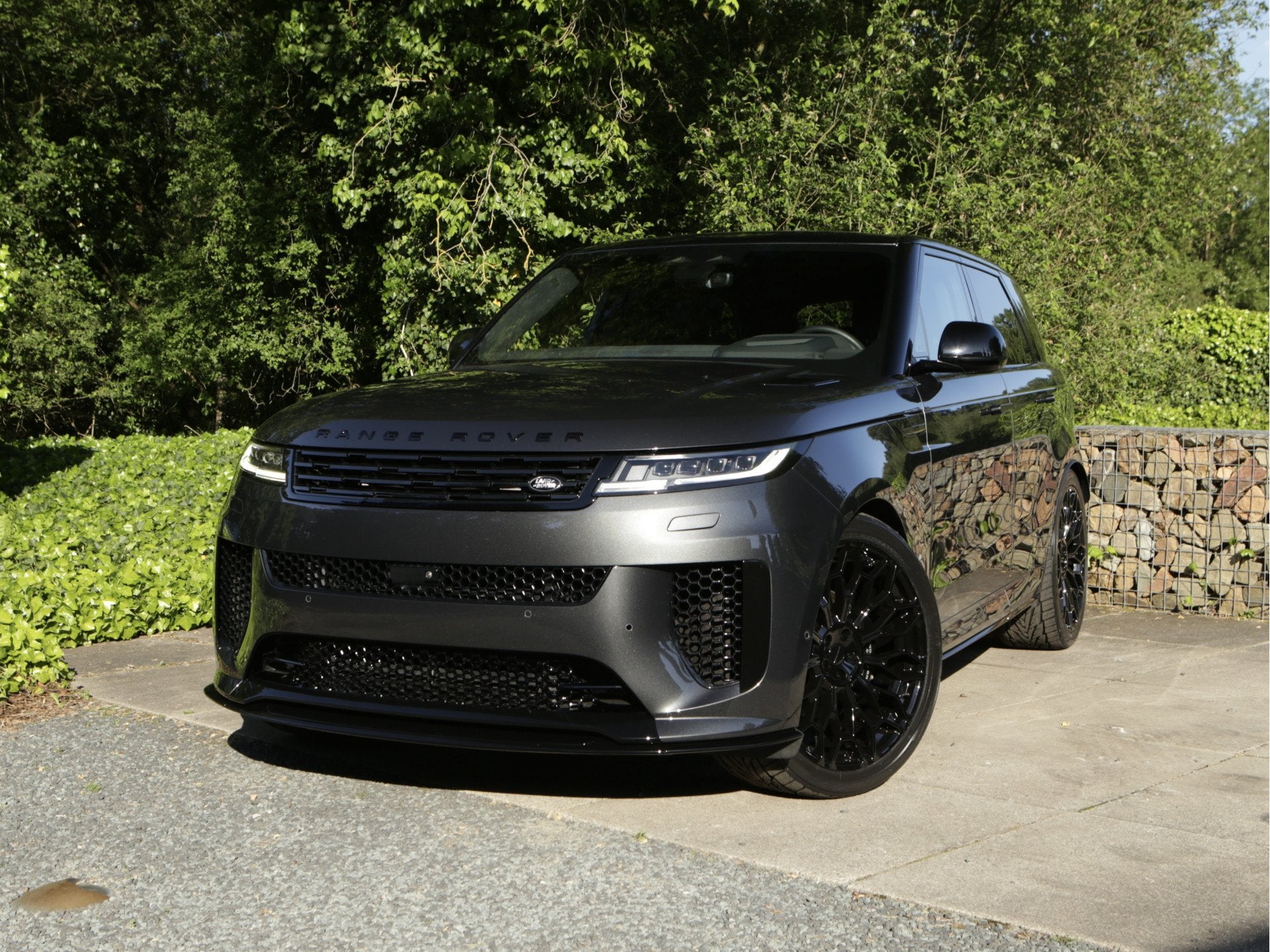 Land Rover Range Rover Sport P550e SV-Dynamic (bj 2025), Auto's, Automaat, Gebruikt, Zwart, 2996 cc