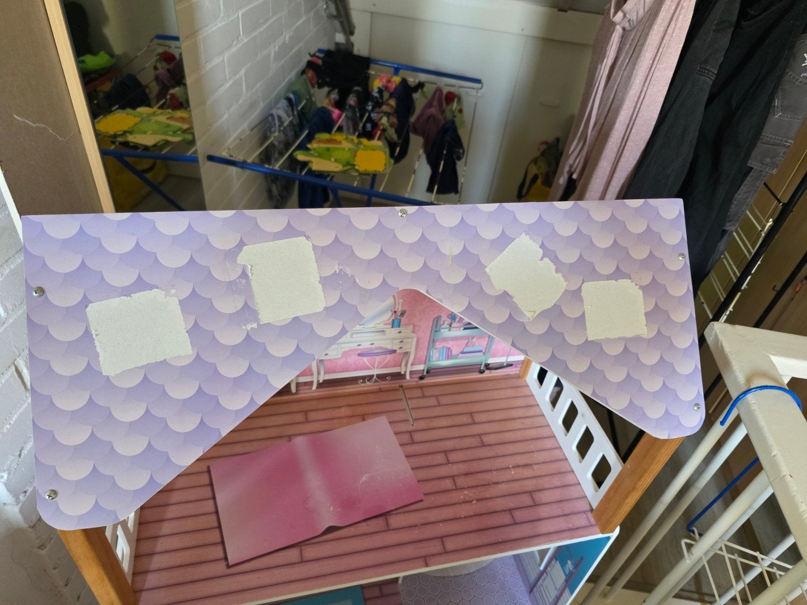 Groot en gedetailleerd poppenhuis met 3 verdiepingen, Ophalen, Gebruikt, Poppenhuis