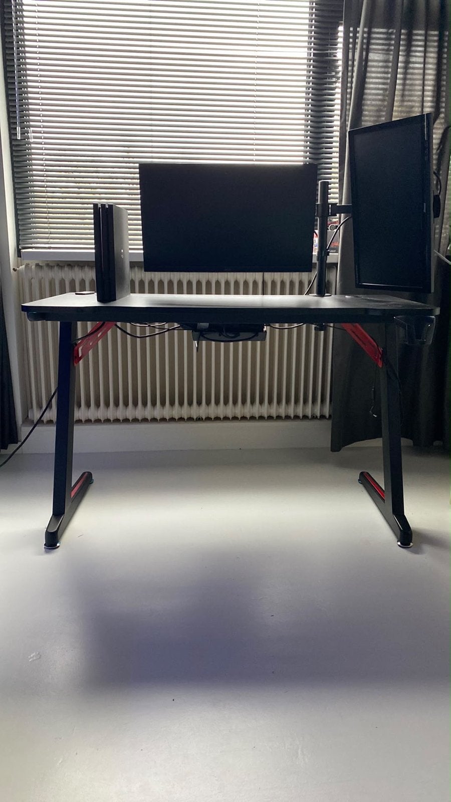 Gamingbureau met LED-verlichting, Huis en Inrichting, Ophalen, Zwart, 120 cm, Metaal